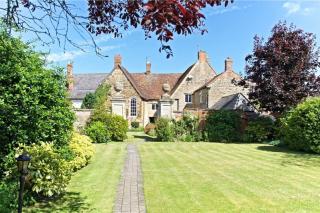 The Old Mint House F1 Silverstone Racetrack - 6