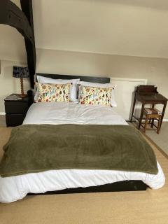 The Old Mint House F1 Silverstone Racetrack - 5