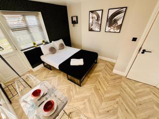 Heathrow airport studios - West Drayton - 1