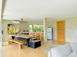 Lovely Villa, 2 Bedrooms & 1 Studio Room, Koh Samui - Koh Samui - 3