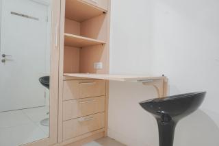 Cozy Stay at 2BR Green Pramuka City Apartment near Shopping Center By Travelio - 6