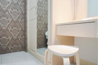 Cozy Stay at 2BR Green Pramuka City Apartment near Shopping Center By Travelio - 7
