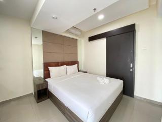 Comfy 3BR at Grand Asia Afrika Bandung Apartment By Travelio - Bandung - 8