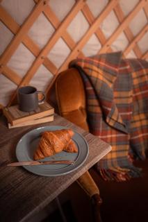 Gilfach Gower Farm Luxury Yurt with Hot Tub - Ammanford - 3