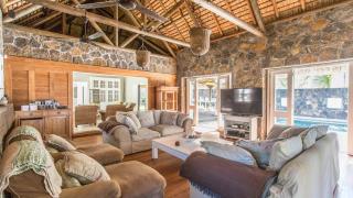 Magnificent Waterfront Villa - 6