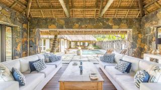 Magnificent Waterfront Villa - 5