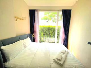 Stylish 1BR Condo by BTS Ekkamai - Infinity Pool & Gym - Khlong Toei - 1