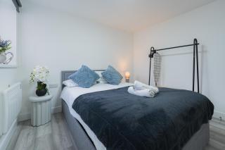 BRAND NEW Luxe Two Bedroom Flat! Excellent WiFi - Cardiff - 3