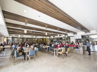 Newtown Plaza Hotel - 1