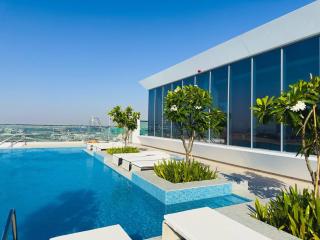 Elegant 2 Bed plus Maids in DT1 with Rooftop Pool - Dubai - 0
