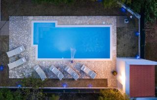 Spacious Prgomet Retreat with Private Pool, Fitness Centre, and Garden - Prgomet - 4