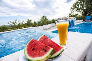 Secluded Holiday Home with Pool and Hot Tub - Lećevica - 6