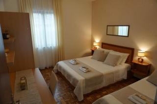 Modern Trogir Apartment with Private Patio, BBQ, and Close to Beach - Trogir - 4