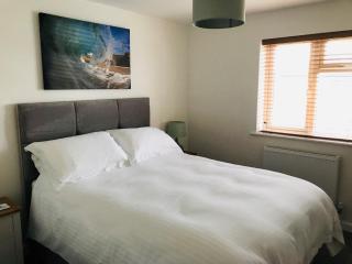 A Modern Holiday Home in the Heart of St Merryn - 3