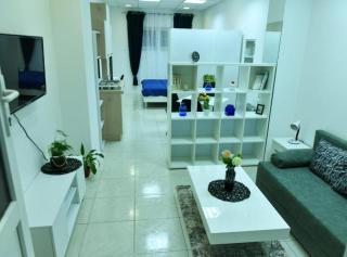 Charming Sinj Town Studio Apartments - Sinj - 8