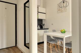 JOIVY Cosy studio with balcony near the city centre - Milan - 2