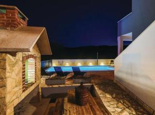 Idyllic Holiday Home with Private Pool, Sun Deck, and Organic Garden - Primorski Dolac - 9
