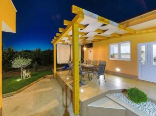 Kastel Luksic Scenic Villa with Pool - Kaštela - 9