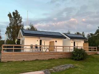 Eget hus med badtunna i skärgårdsmiljö - Kristinehamn - 3