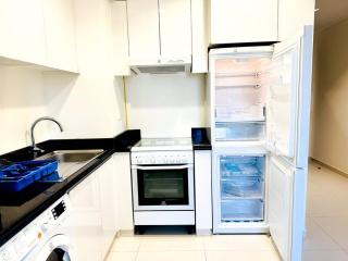 Cozy & Convenient Studio in JVC - Ezytrac Vacation Homes - Dubai - 3