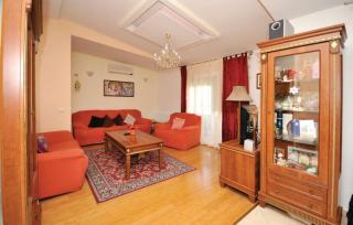 Chic and Stylish Kastel Novi Apartment with Pool - Kastel Novi - 6