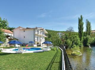 Serene Villa with Pool, BBQ, and Authentic Tavern Surrounded by Nature - Trilj - 9