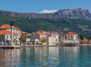 Charming Villa with Outdoor Pool, BBQ, and Sun Deck in Tranquil Kaštela Area - Kaštela - 9