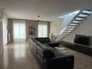 Gorgeous 5 bedroom villa with air con, heated pool and garden for 12 - 7