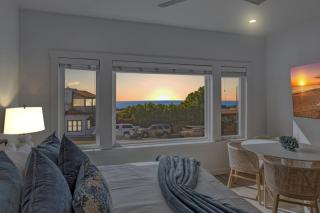 Ocean VIEWS! Steps from Victoria Beach, Lux Design - 0