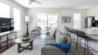 Landing at The Gallery - 2 Bedrooms in Huntsville - Huntsville - 2