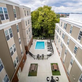 Landing at Vida East - 1 Bedroom in Church Hill - Richmond - 2