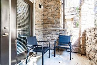 Landing at Lofts at Weston Lakeside - 2 Bedrooms in Cary - Cary - 7