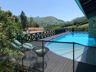 Villa Ongizatea au calme avec piscine et vue montagne - Urrugne - 1