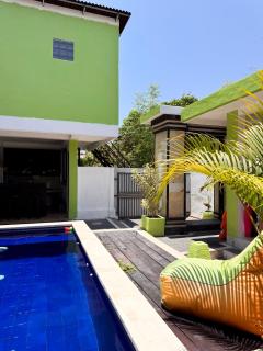 Urban Jungle Beach House - 2