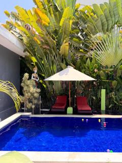 Urban Jungle Beach House - 5