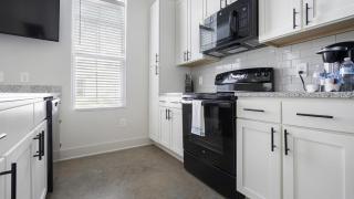 Landing at The Henry - 1 Bedroom in Northwest Charlotte - Charlotte - 4