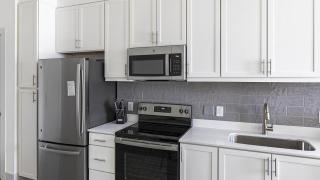 Landing at The Gallery - 2 Bedrooms in Huntsville - Huntsville - 1