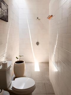 Urban Jungle Beach House - 9