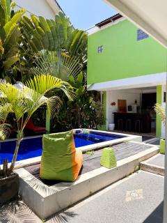 Urban Jungle Beach House - 1