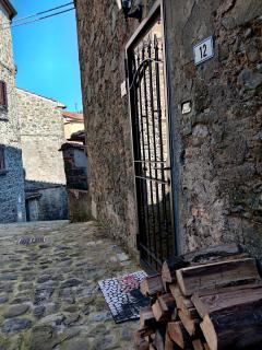 Accogliente casa in pietra in borgo medievale -  - 3