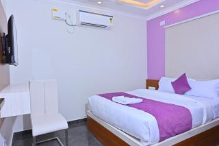 Hotel Skylights Bangalore Airport - - 7
