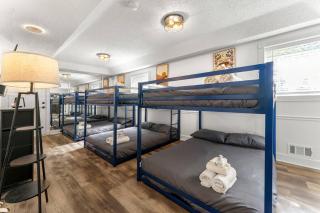 Exclusive Haven with Pool & Bar - Atlanta - 4