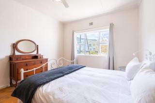 Coastal Elegant 4 Bedroom Home - Hermanus - 7