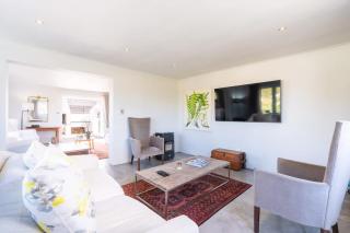 Coastal Elegant 4 Bedroom Home - Hermanus - 5