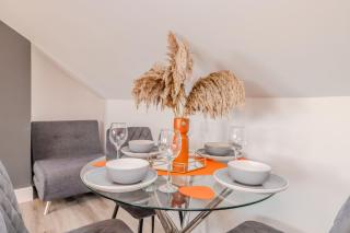 Luxe City Living l 2-Bedroom Flat with Free Parking - Brighton & Hove - 6