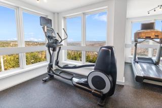 ML390 Cozy Top Floor Less Noise Mountain View WiFi - Snowshoe - 2