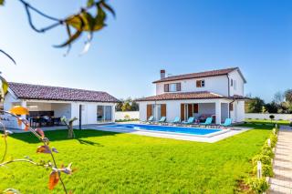 Villa Alba Bianca near Pula for 6 people with children playground and wellness - Šišan - 0