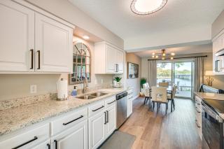 Riverfront Champlin Townhome with Deck and Water View! - Champlin - 2