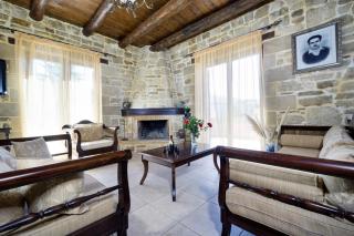 Cozy Stone Villa - 4