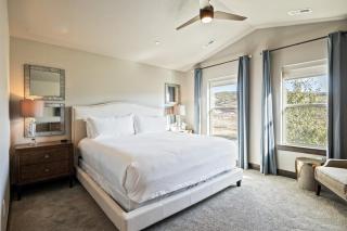Ski, Bike, Relax, Spacious 4BR Home with Hot Tub and Pool Access Just Minutes from Action! - Kamas - 0